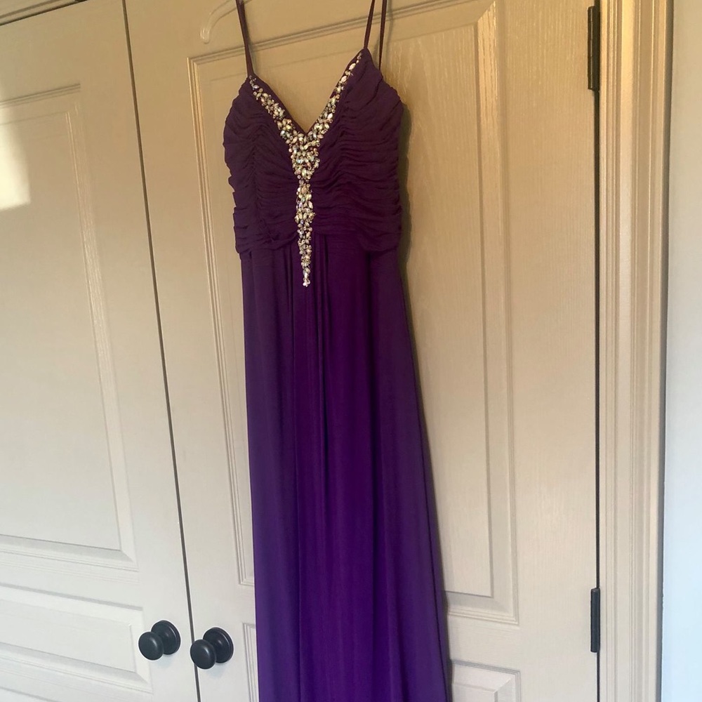 Ball Gowns - Picture 5 of 5